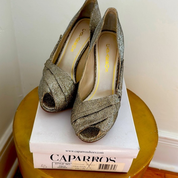 Caparros silver heels - Picture 1 of 6